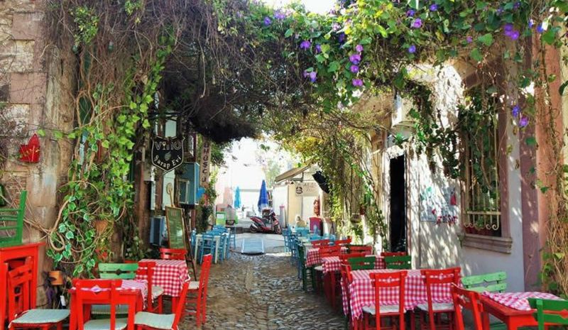 Kurban Bayramı Tatilinde Ayvalık Cunda adası - Sarımsaklı plajı - Şeytan sofrası Turu