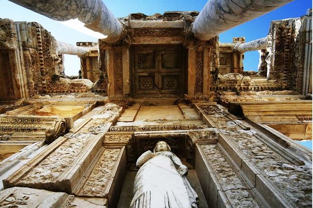 Kuşadası - Efes Antik Kenti - Meryemana - Şirince Turu